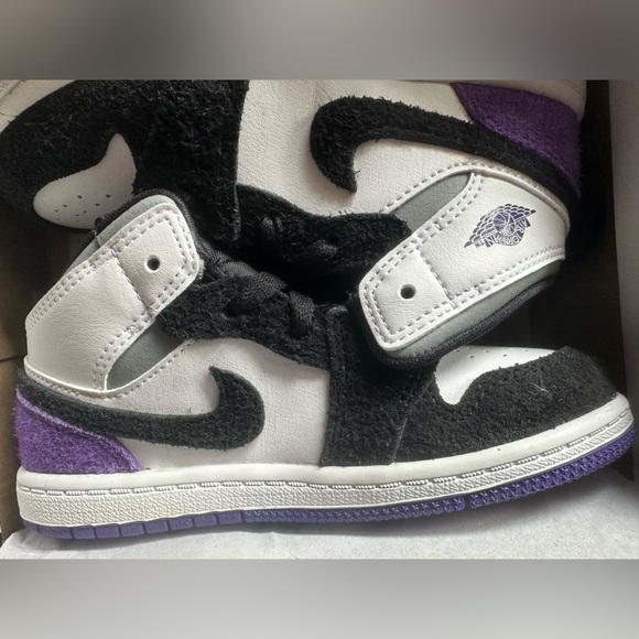 Brand new never worn Jordan 1 Mid SE Purple; size 10c - Picture 6 of 13